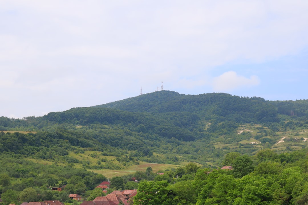Analiza pieței de podcasting din România: oportunități și provocări