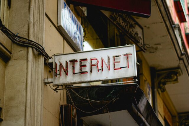 Photo smart internet usage guide research-based tips