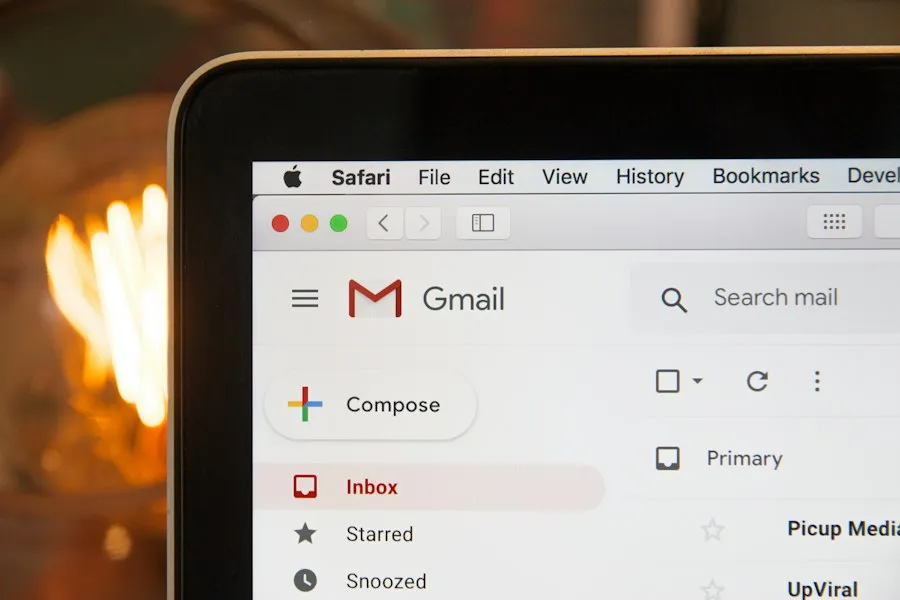 Photo organized email tips