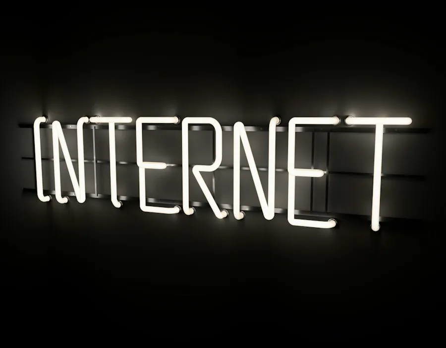 Photo common mistakes smart internet usage